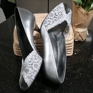 Stuart Weitzman Women's Chantelle Peep-Toe